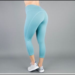 BuffBunny Camila crop leggings